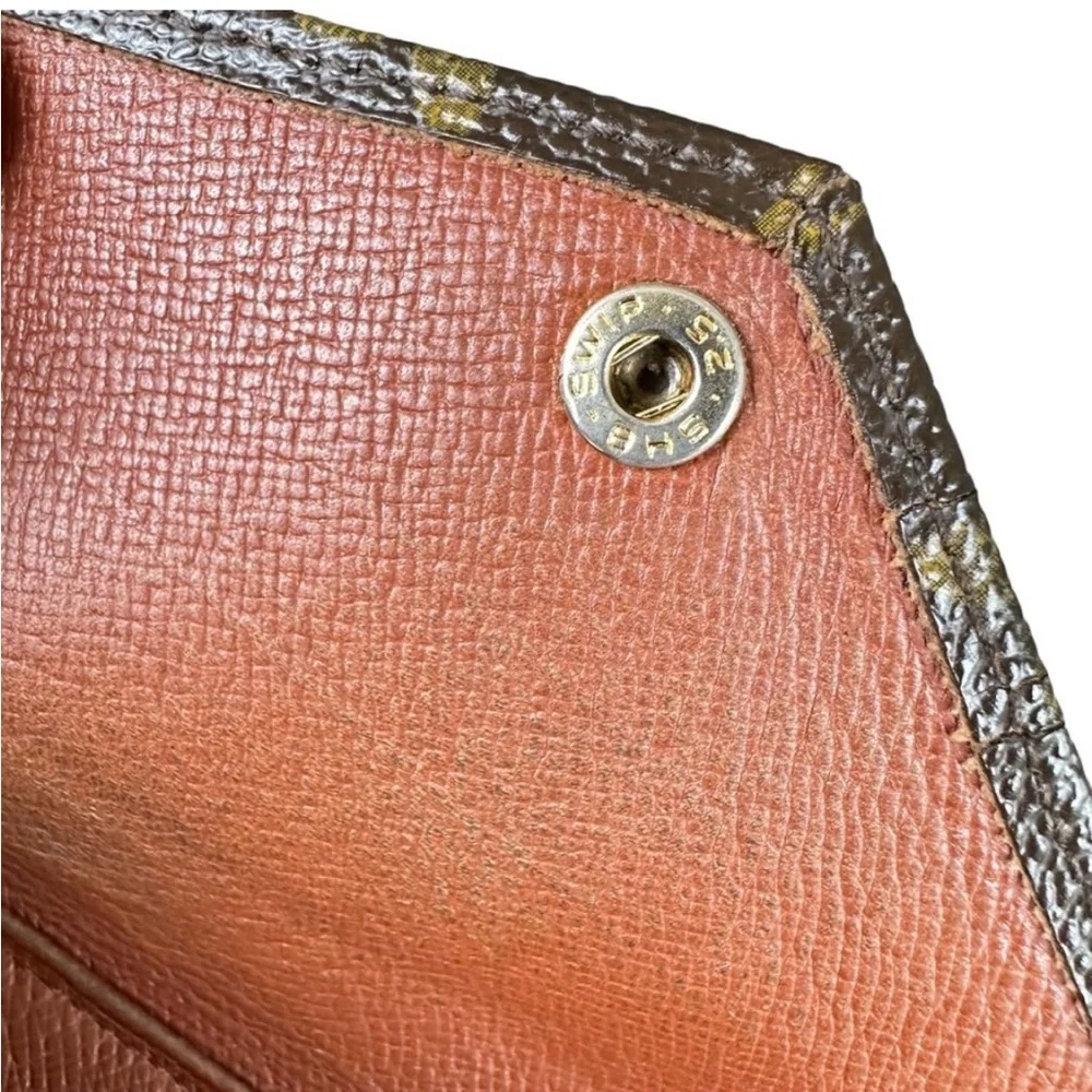 LOUIS VUITTON Vintage Monogram Elise Trifold Wallet - Picture 14 of 15